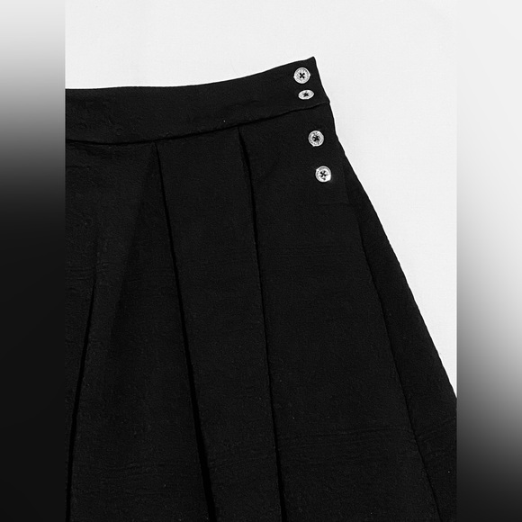Karl Lagerfeld subtle pattern skirt - Picture 2 of 8